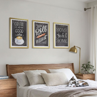 Tavelset ovanför soffa Kaffevals hemvärme