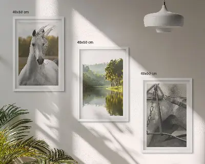 Set med 3 tavlor med motiv av vita hästar vid en flod i naturen