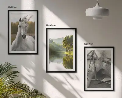 Set med 3 tavlor med motiv av vita hästar vid en flod i naturen