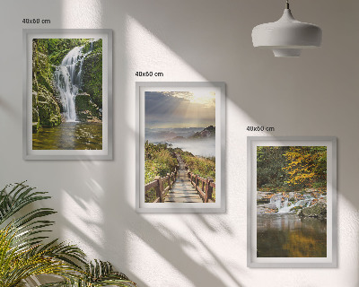 Tavelpaket med ramar Vattenfall berg moln höst