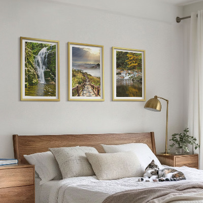 Tavelpaket med ramar Vattenfall berg moln höst