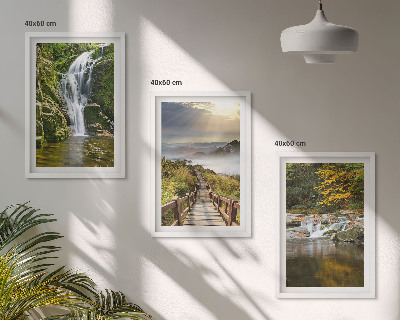 Tavelpaket med ramar Vattenfall berg moln höst