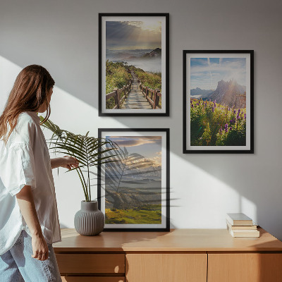 Tavelset ovanför soffa Berglandskap med blommor