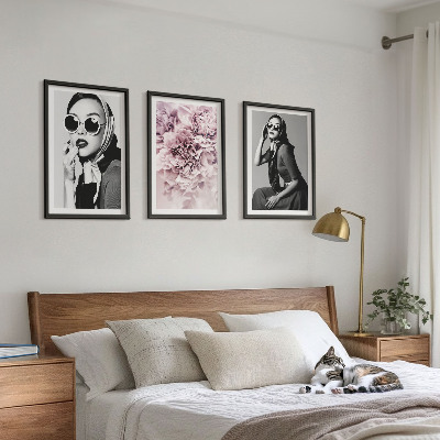 Tavelset ovanför soffa Snygga porträtt av kvinnor med blommor