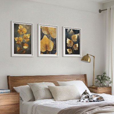 Tavelpaket med ramar Gula blad på en mörk bakgrund