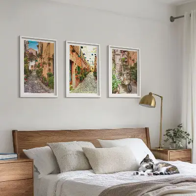 Set med 3 tavlor gator, blommor och italiensk atmosfär