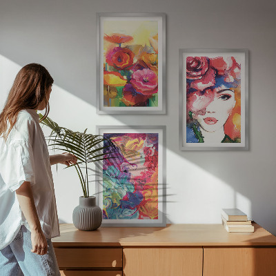 Tavelpaket med ramar Porträtt av en kvinna med intensiva blommor