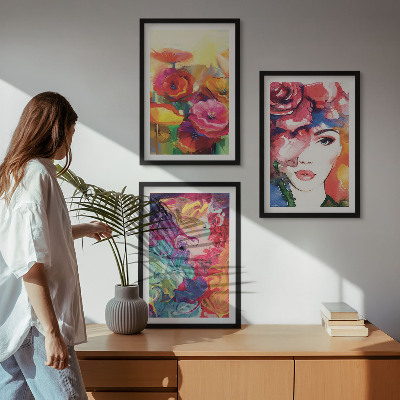 Tavelpaket med ramar Porträtt av en kvinna med intensiva blommor