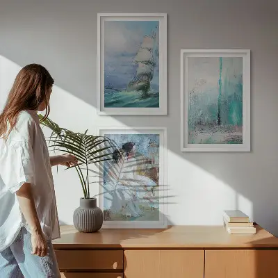 Abstrakt tavla med fartyg och hav tavelset för vägg ovanför soffa