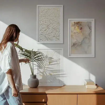Tavelvägg med ramar lövmönster med abstrakt marmordesign