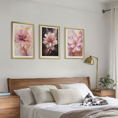 Tavelpaket med ramar Blommiga kompositioner av rosor och vitt