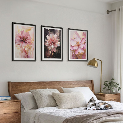 Tavelpaket med ramar Blommiga kompositioner av rosor och vitt