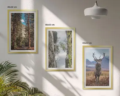 Set med 3 tavlor med motiv av skog, berg och rådjur i naturen