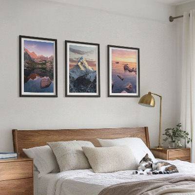 Tavelpaket med ramar Bergslandskap i bakgrunden