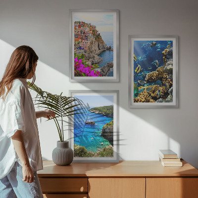 Set om 3 tavlor Havsutsikt, färgglada hus
