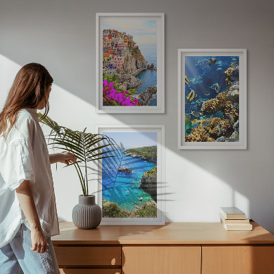 Set om 3 tavlor Havsutsikt, färgglada hus