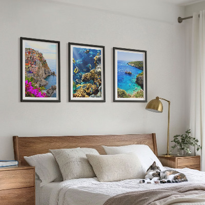 Set om 3 tavlor Havsutsikt, färgglada hus
