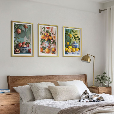Tavelset ovanför soffa Granatäpplen, persikor, citroner