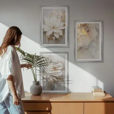 Tavelset med ramar blommor med ljus abstrakt bakgrund