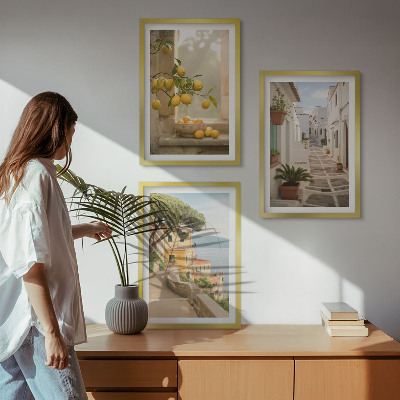 Tavelset ovanför soffa Fönstervy över citrusträd