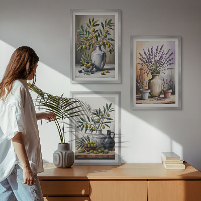 Set om 3 tavlor Olivblommor i vaser i bakgrunden
