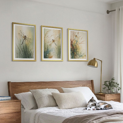 Tavelpaket med ramar Trollsländegräs ovanför vattnet