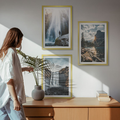 Tavelset ovanför soffa Vattenfall berg landskap natur
