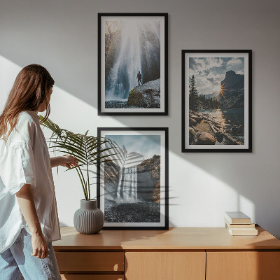 Tavelset ovanför soffa Vattenfall berg landskap natur
