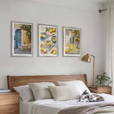 Tavelset ovanför soffa Citroner lemonad blå dörr