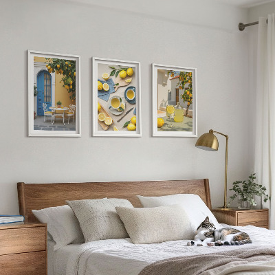 Tavelset ovanför soffa Citroner lemonad blå dörr