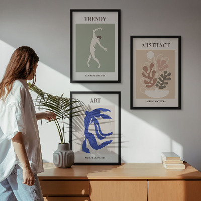 Tavelset ovanför soffa Matisses eleganta växtfigurer