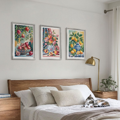 Tavelpaket med ramar Blommor och frukt i vaser