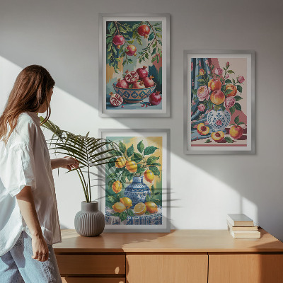 Tavelpaket med ramar Blommor och frukt i vaser