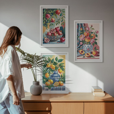 Tavelpaket med ramar Blommor och frukt i vaser