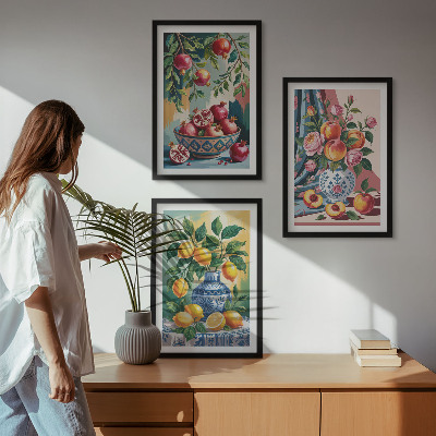 Tavelpaket med ramar Blommor och frukt i vaser