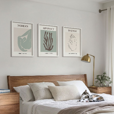 Tavelset ovanför soffa Matisses eleganta abstrakta målningar