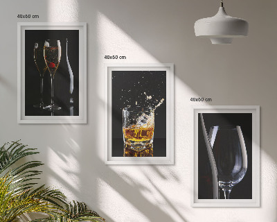 Set om 3 tavlor Glas vin och whisky på svart bakgrund