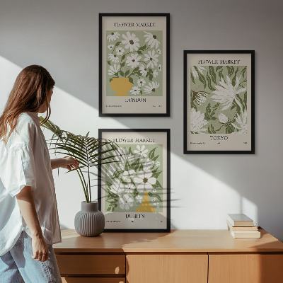 Tavelset ovanför soffa Blommönster London Tokyo Dublin