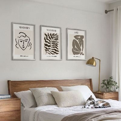 Tavelset ovanför soffa Snygg grafik, linjer, karaktärer