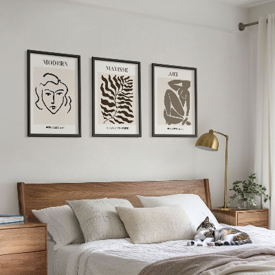 Tavelset ovanför soffa Snygg grafik, linjer, karaktärer