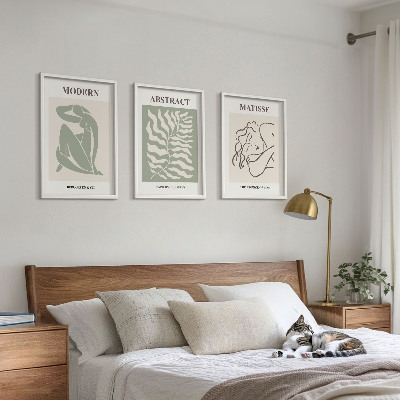 Tavelset ovanför soffa Snygga gröna målningar med karaktärer