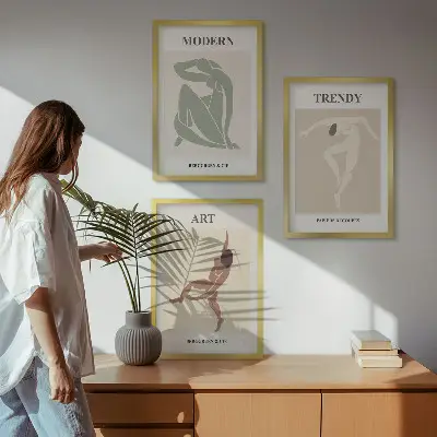 Set om 3 tavlor minimalistiska motiv med stilrena karaktärer