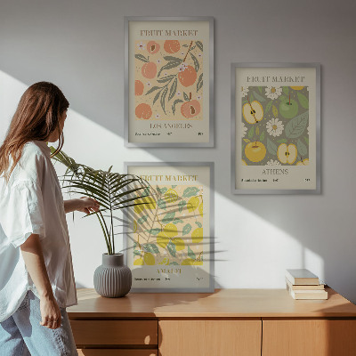 Tavelset ovanför soffa Fruktmönster retro affischer