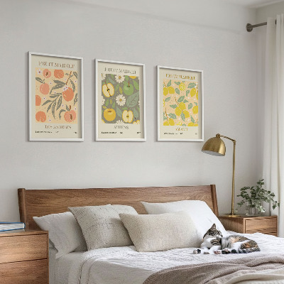 Tavelset ovanför soffa Fruktmönster retro affischer