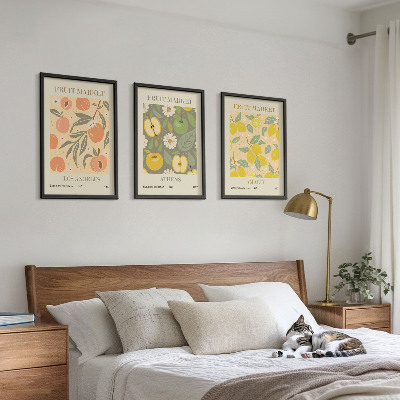 Tavelset ovanför soffa Fruktmönster retro affischer