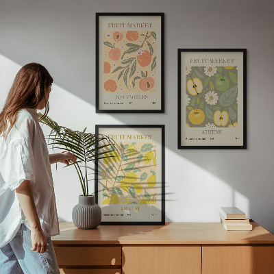 Tavelset ovanför soffa Fruktmönster retro affischer