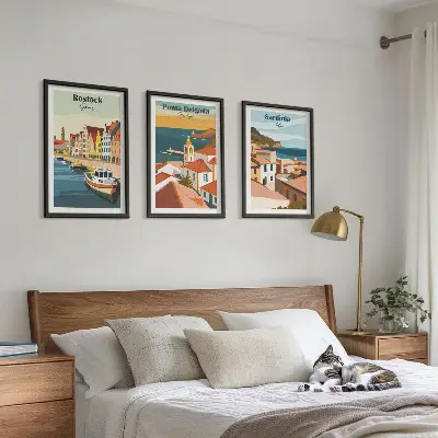 Tavelset med motiv av europeiska kuststäder för placering ovanför soffa