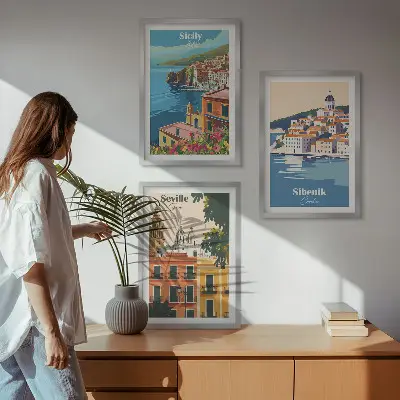 Stadslandskap med byggnader set om 3 tavlor