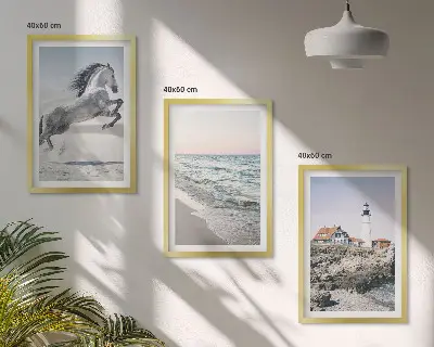 Tavelset med hästar på stranden motiv med fyr och vågor ovanför soffa