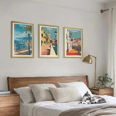 Retro stadsillustrationer tavelset för vägg ovanför soffa